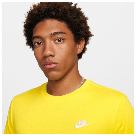Nike Ανδρική κοντομάνικη μπλούζα Sportswear Club Nike Ανδρική κοντομάνικη μπλούζα Sportswear Club